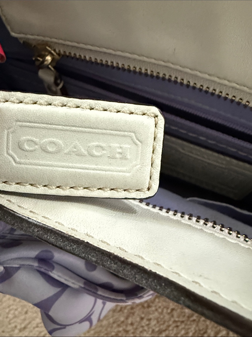 White Leather Shoulder Tote with Gold Turn-Lock - Picture 8 of 11